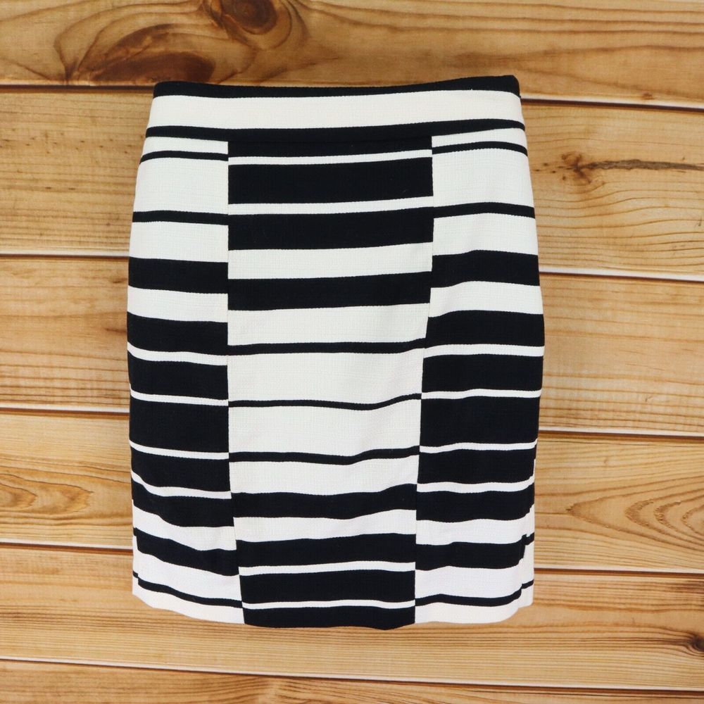 Ann Taylor Pencil Skirt Knee Length Womens 4P Black White Striped Cotton Lined‎